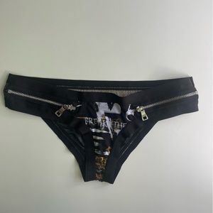 COPY - COPY - COPY - COPY - Victoria's Secret X Balmain Cheeky Panty Size Mediu…
